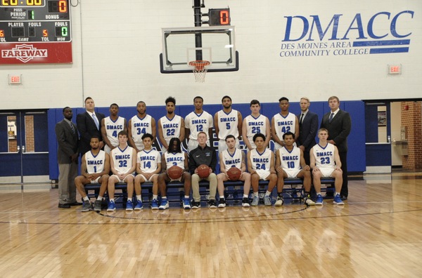 2018-19 DMACC Men's Basketball team picture