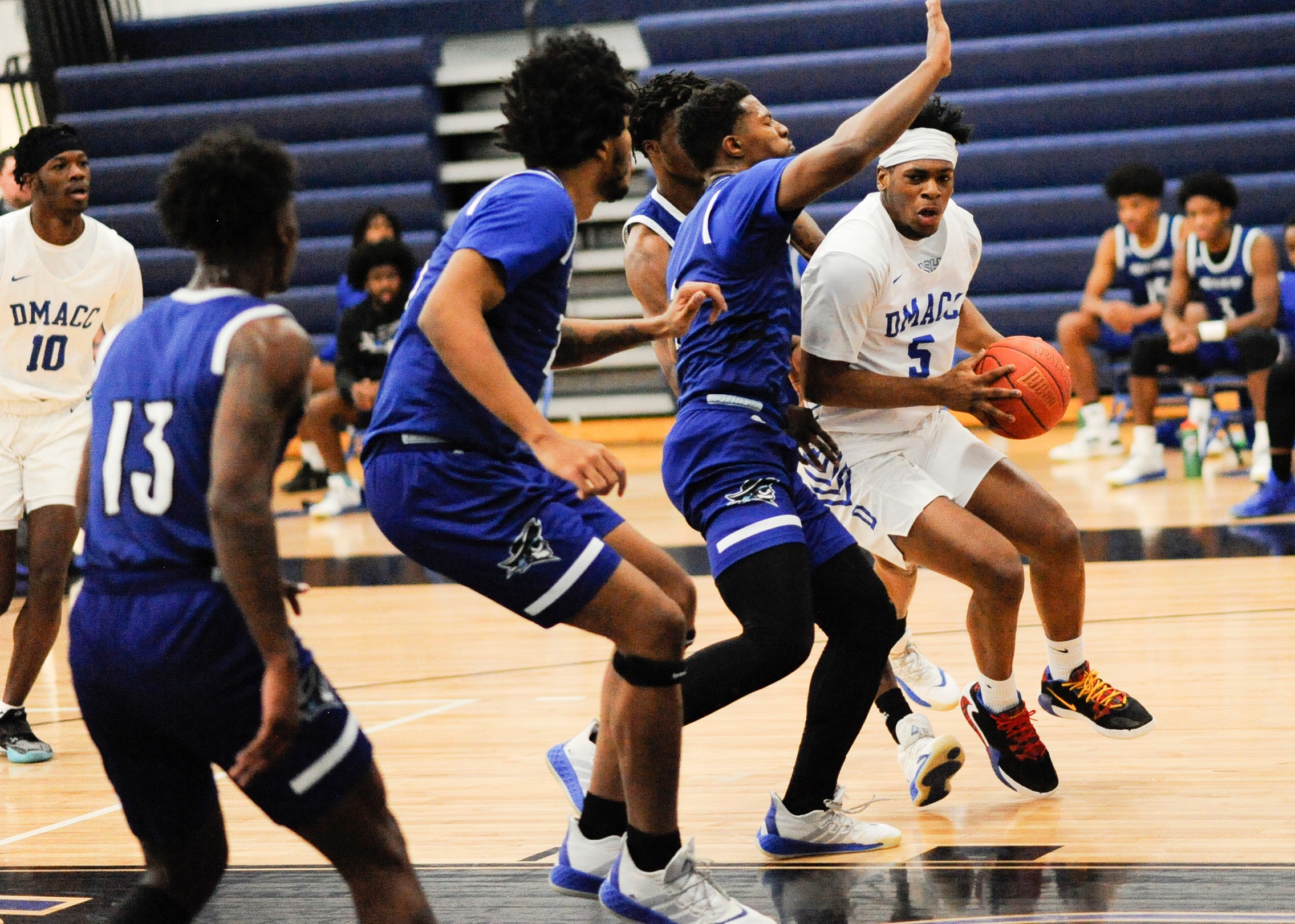 DMACC men rally to knock off Iowa Western, claims conference championship, national tourney bid