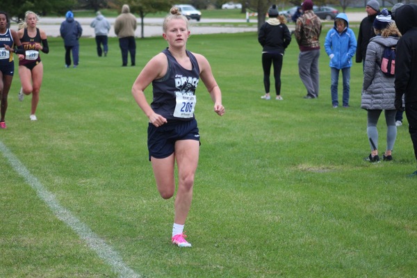 Stewart, Bellling lead DMACC women's cross country team to seventh-place finish in Trent Smith Invitational
