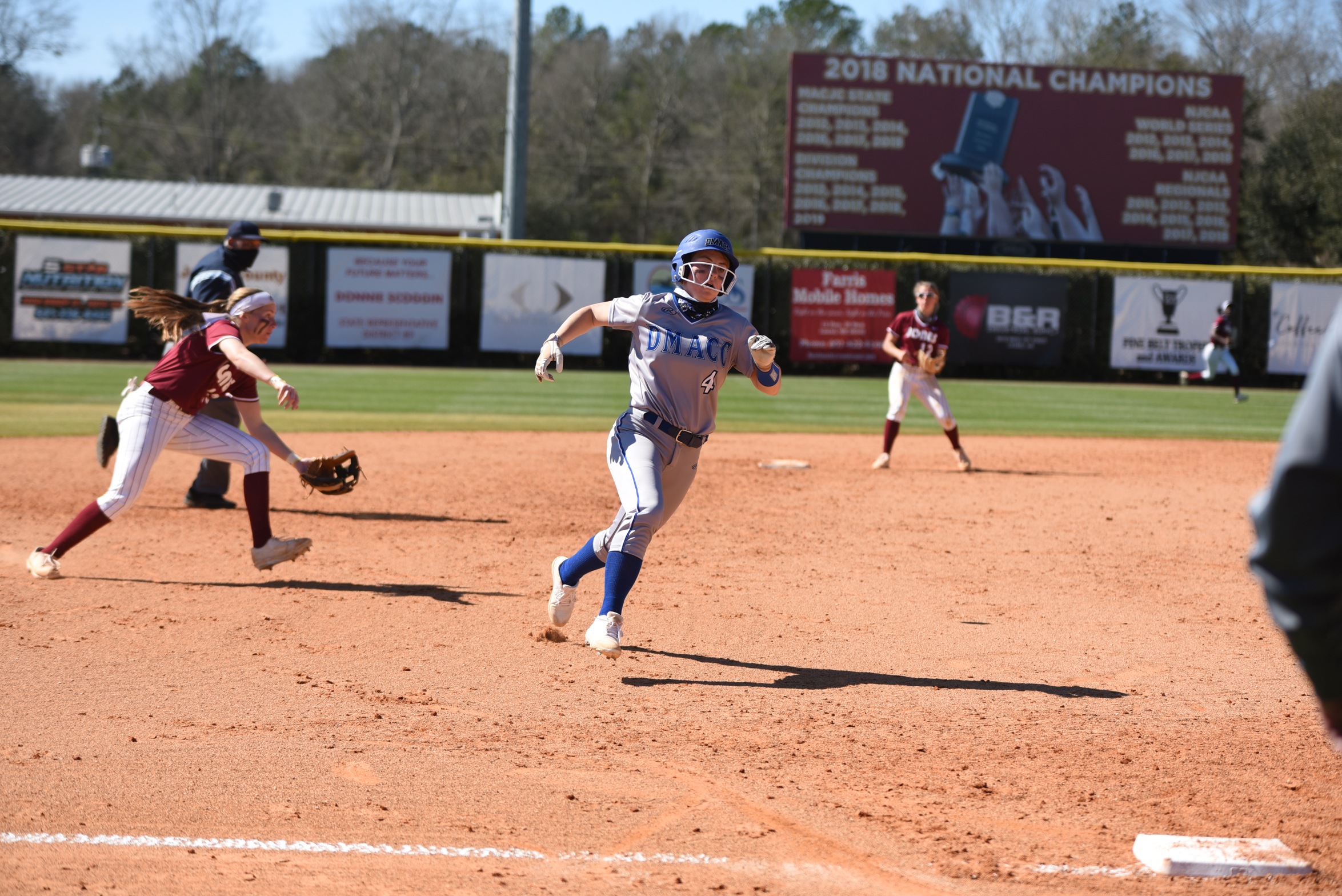 DMACC softball team drops games to Jones College and Hinds Community College