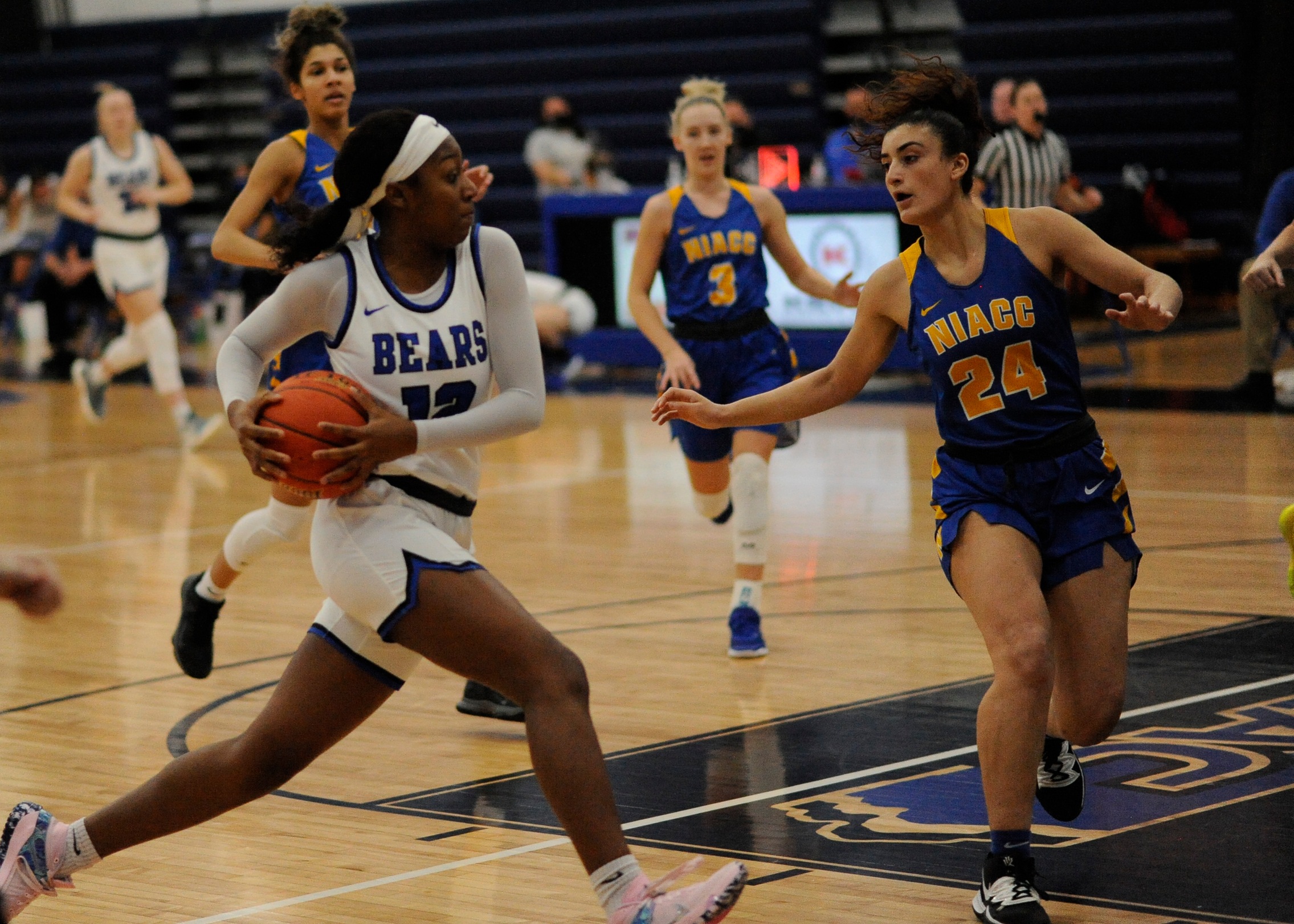 Loss to IWCC ends eight-game winning streak for DMACC women's basketball team
