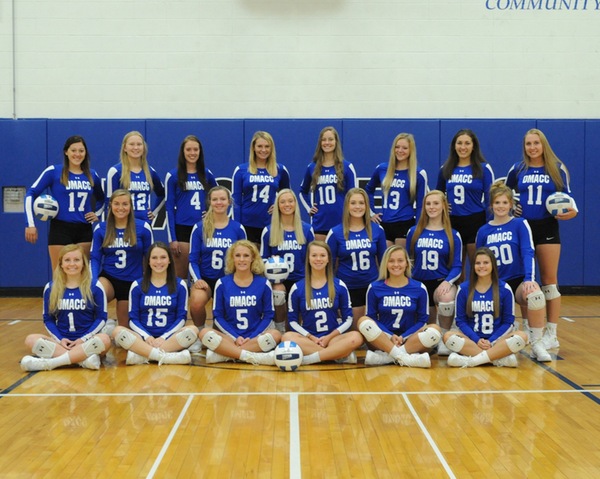 DMACC Volleyball Team Picture