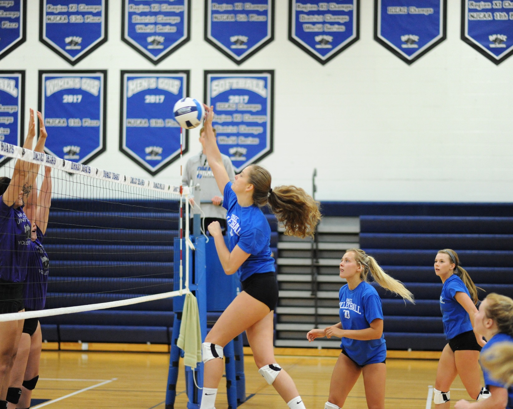 DMACC Volleyball Pic 2