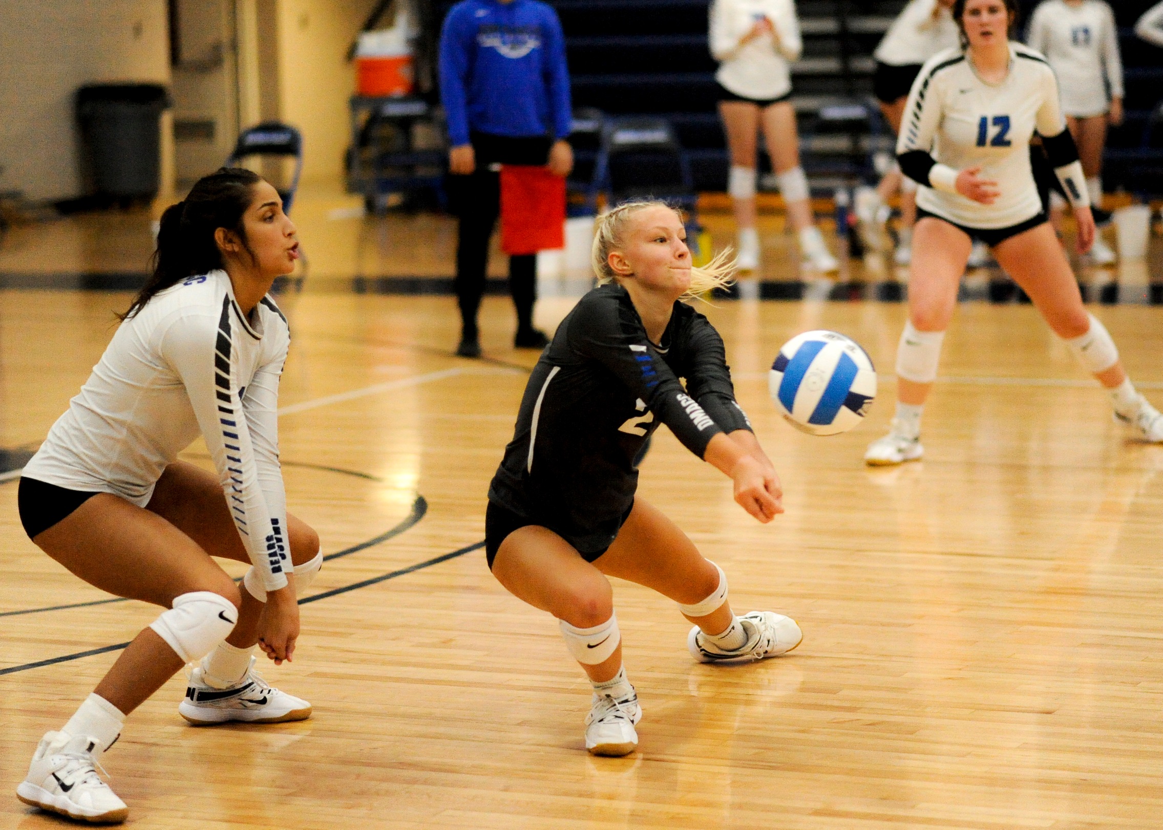 DMACC volleyball team ends two match losing streak with 3-0 win against Ellsworth