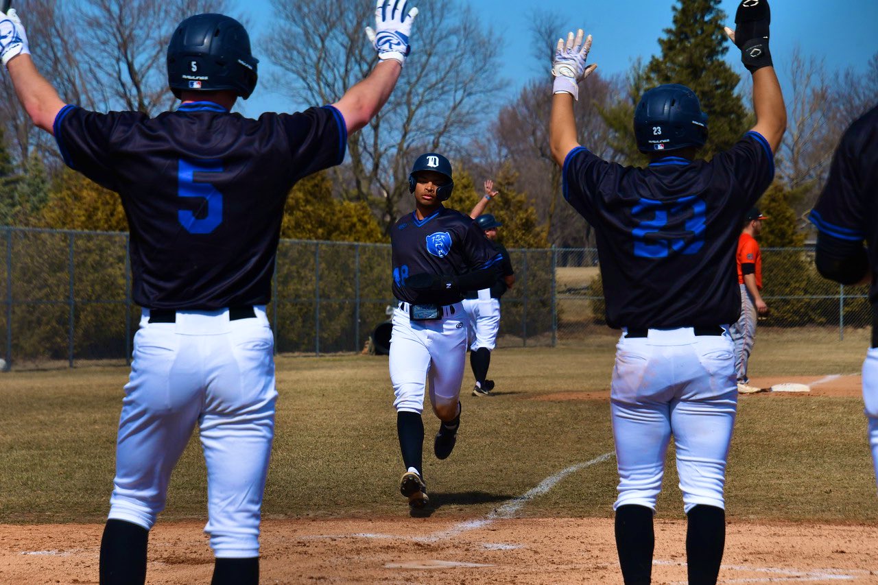 DMACC baseball team takes doubleheader from Century