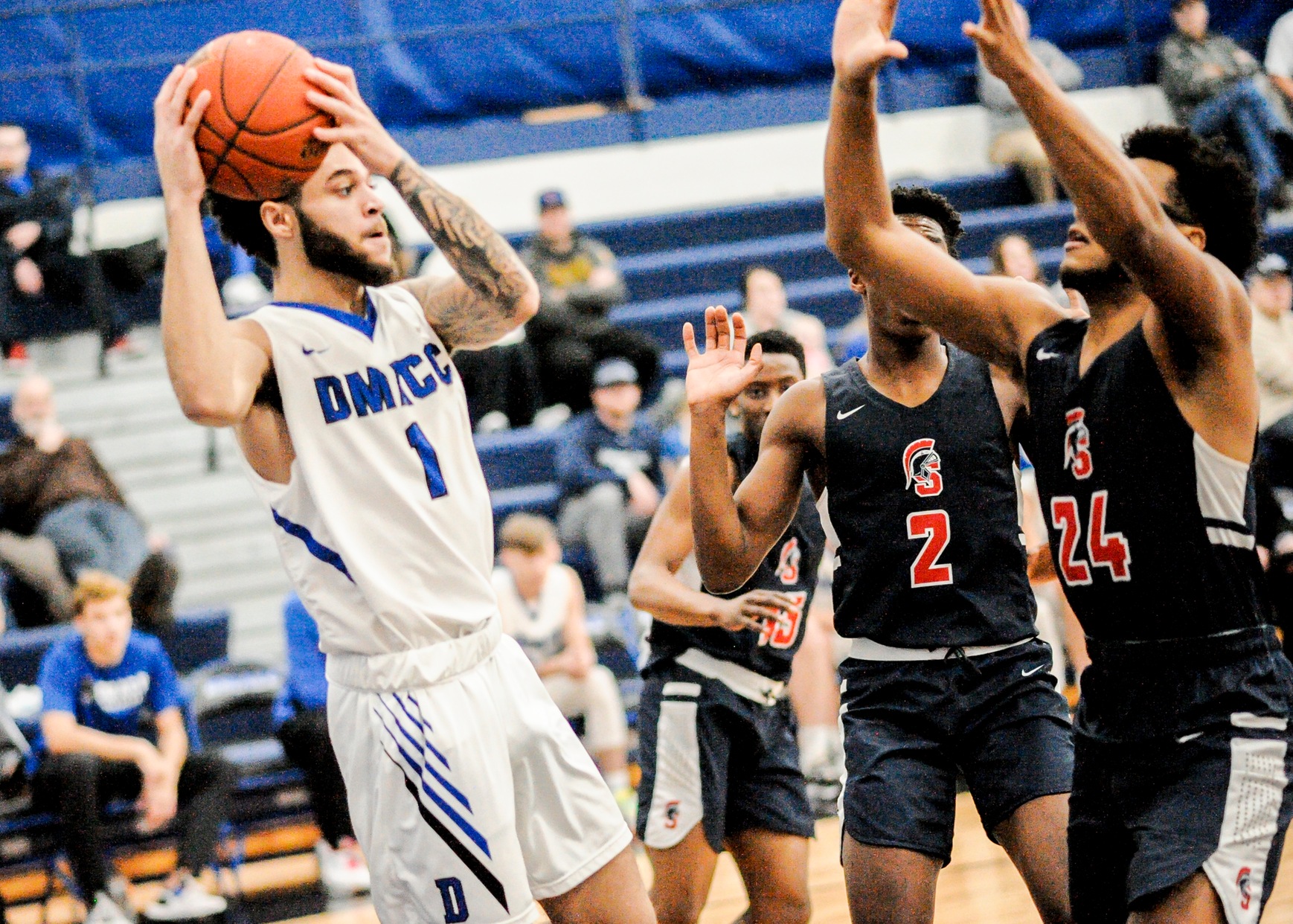 Bariffe-Smith leads DMACC men's basketball team past SWCC, 86-50