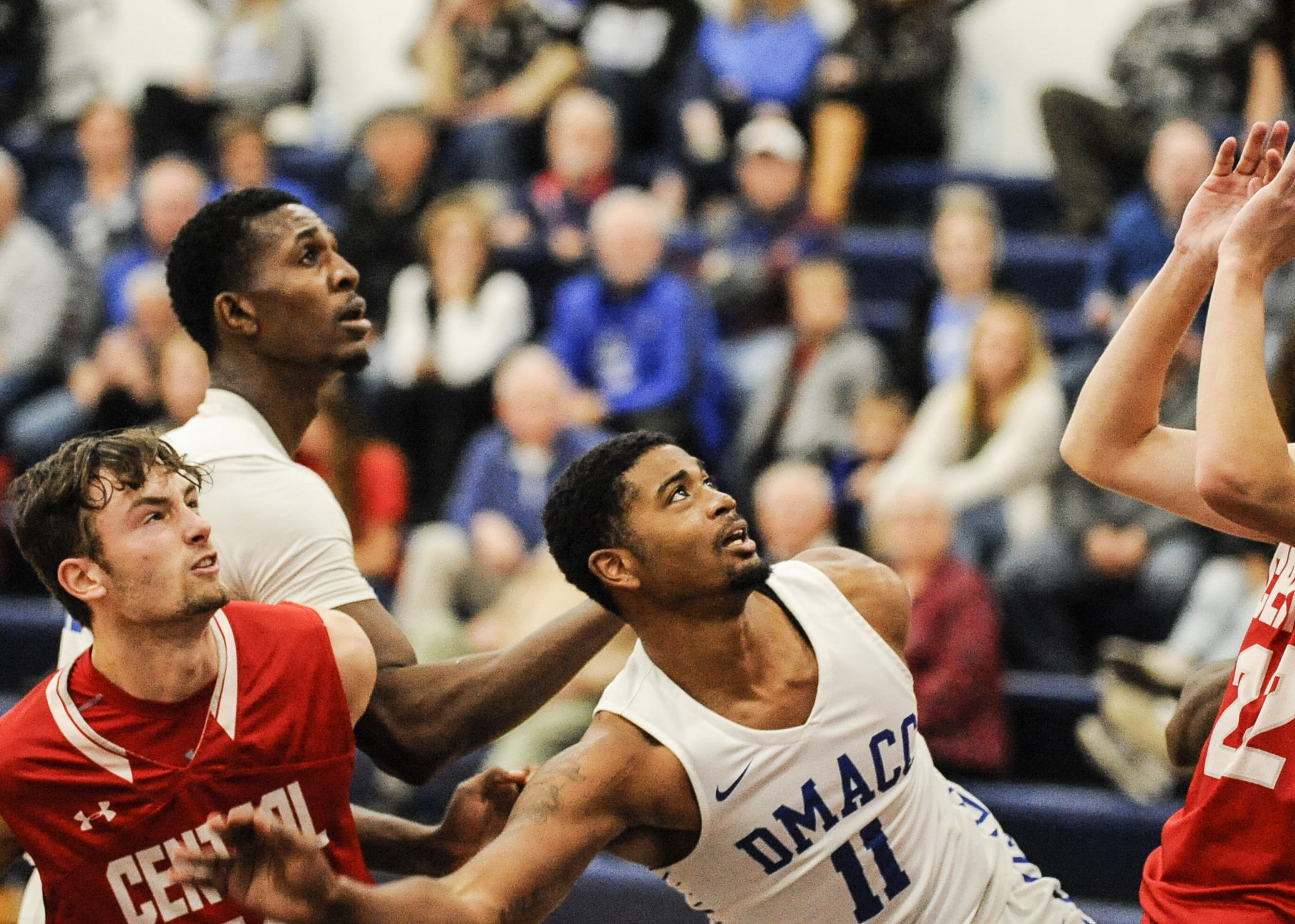 DMACC men's basketball team opens ICCAC play with 74-55 win