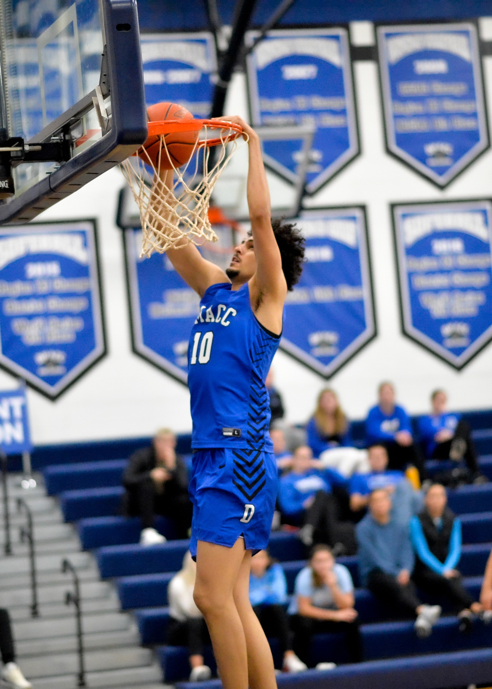 DMACC men's basketball rolls to easy 106-70 win over IWCC