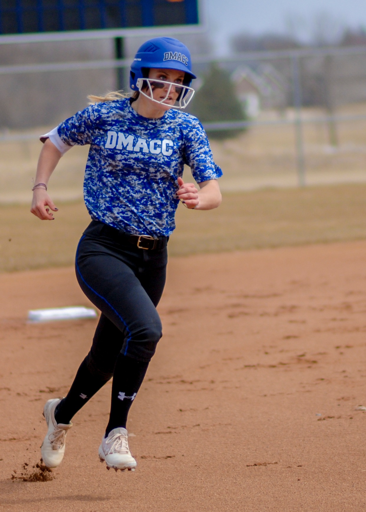 DMACC softball team routs MCC in doubleheader sweep