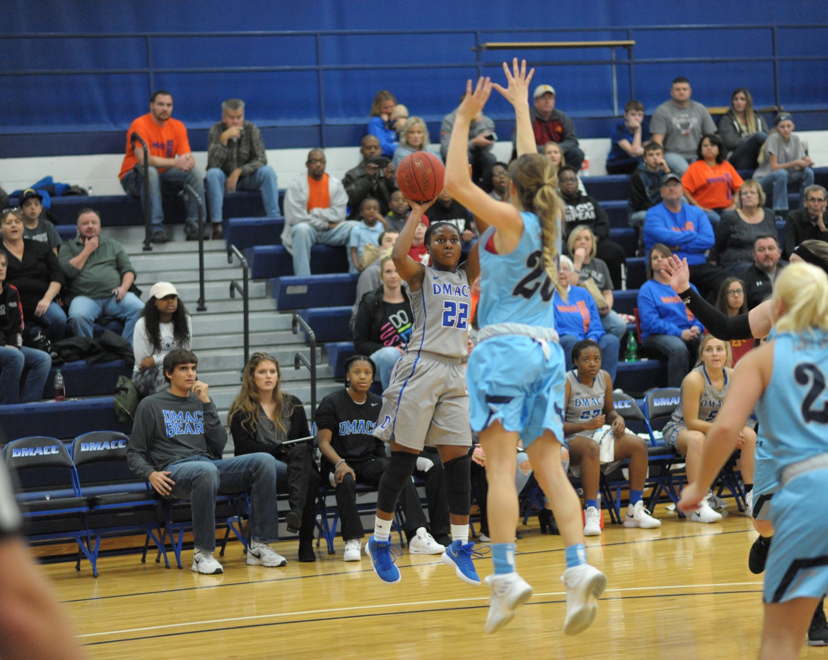DMACC Women's Basketball Team Improves to 6-2 with 88-42 Win