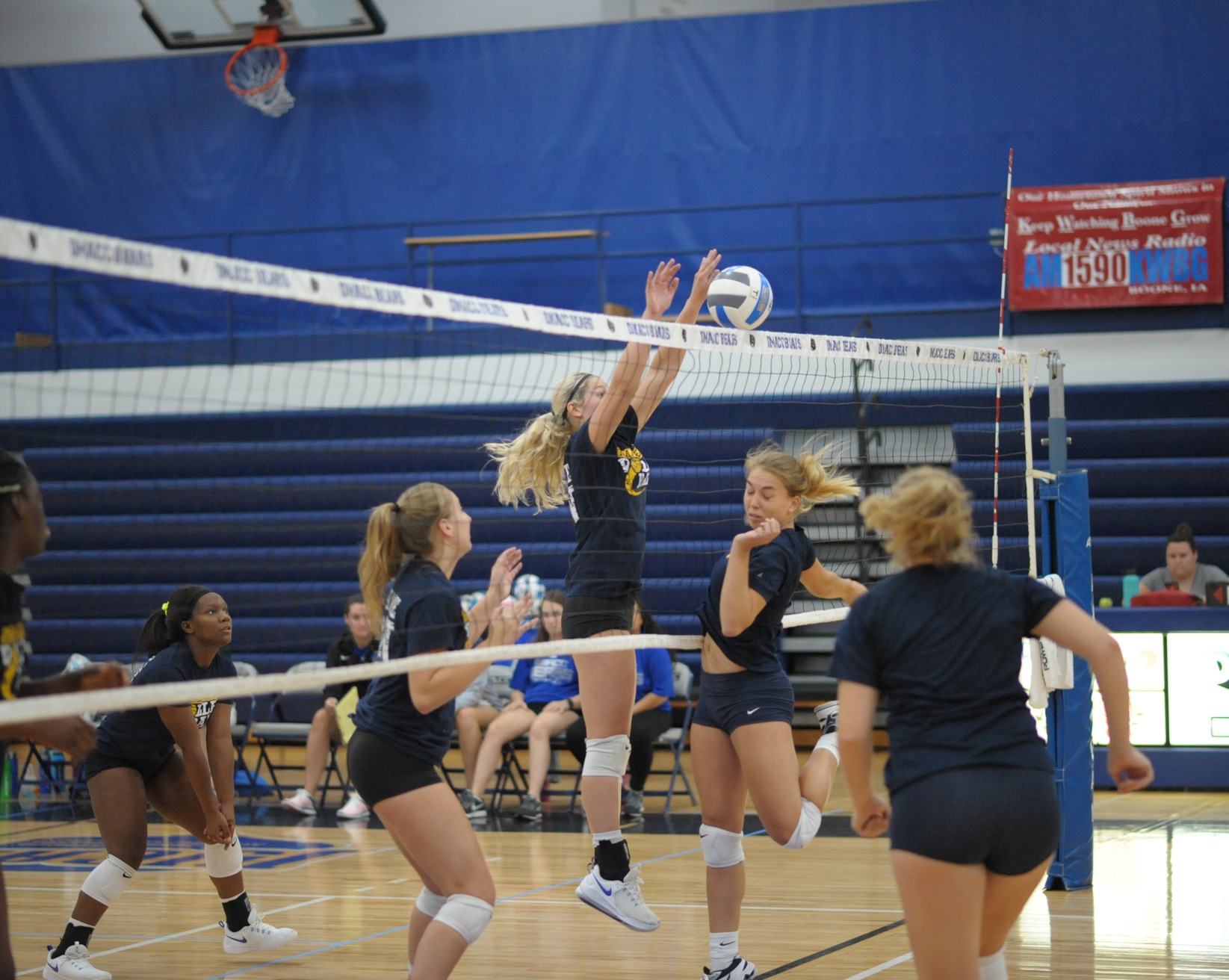 DMACC volleyball team drops matches against MCC-Longview and Neosho County