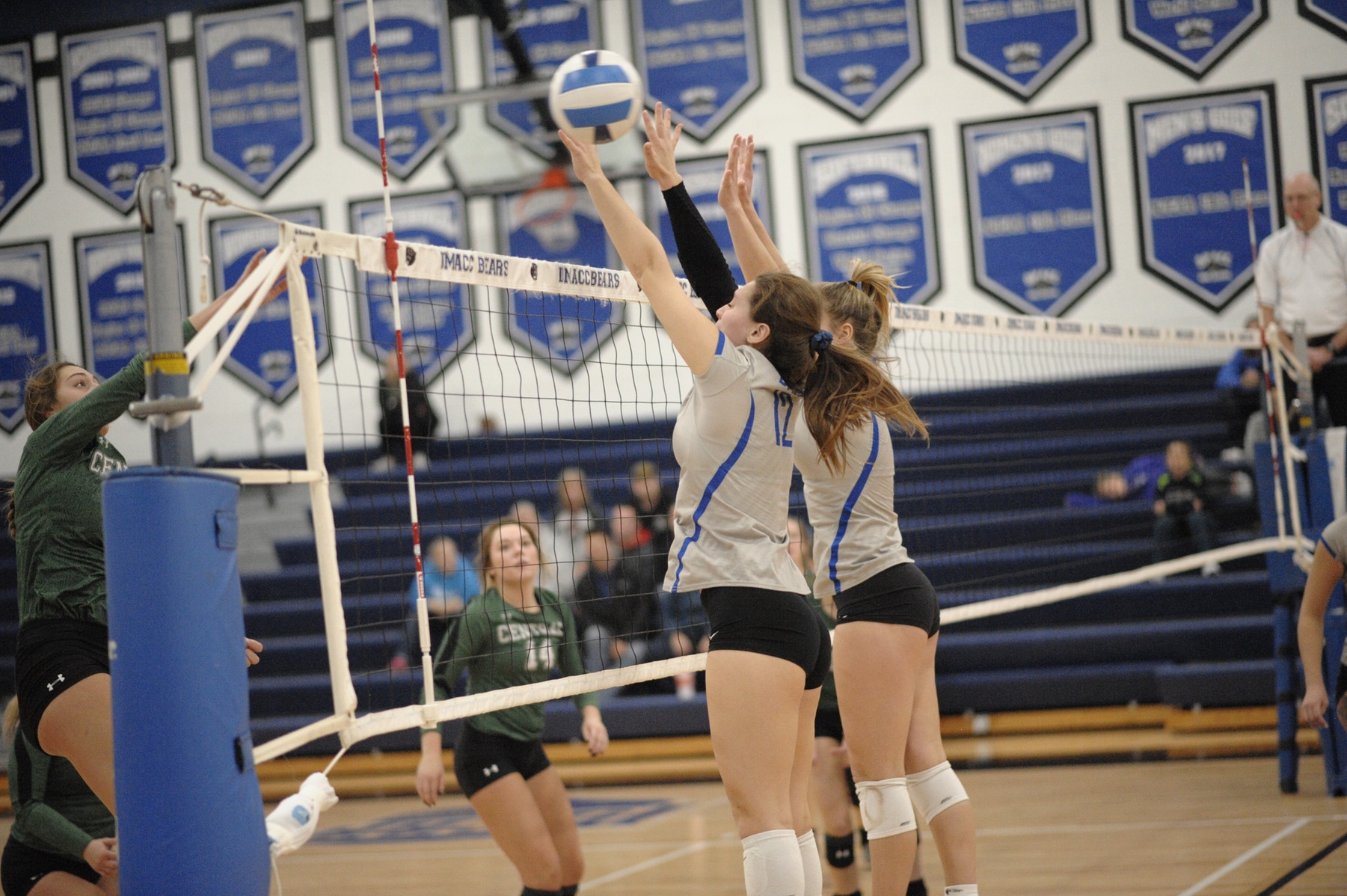 DMACC volleyball team drops 3-1 decision to Central