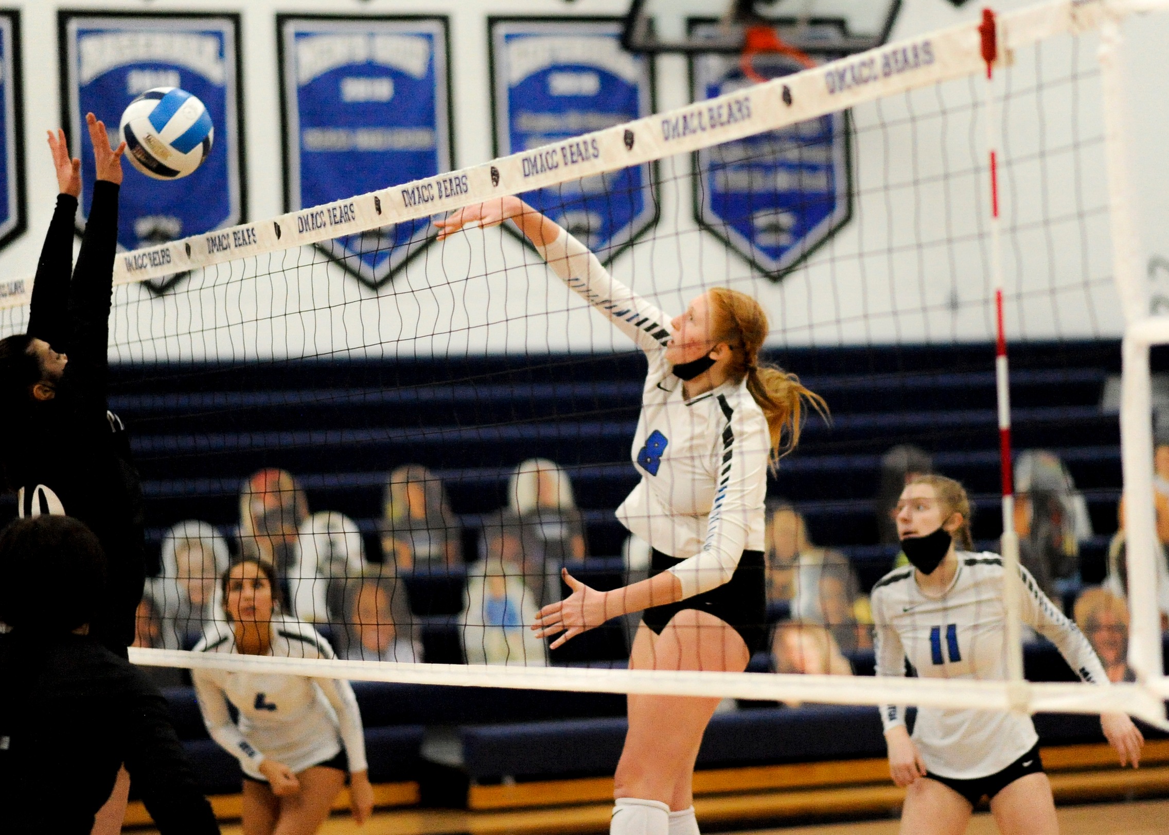 DMACC volleyball team tops ILCC for fifth consecutive win