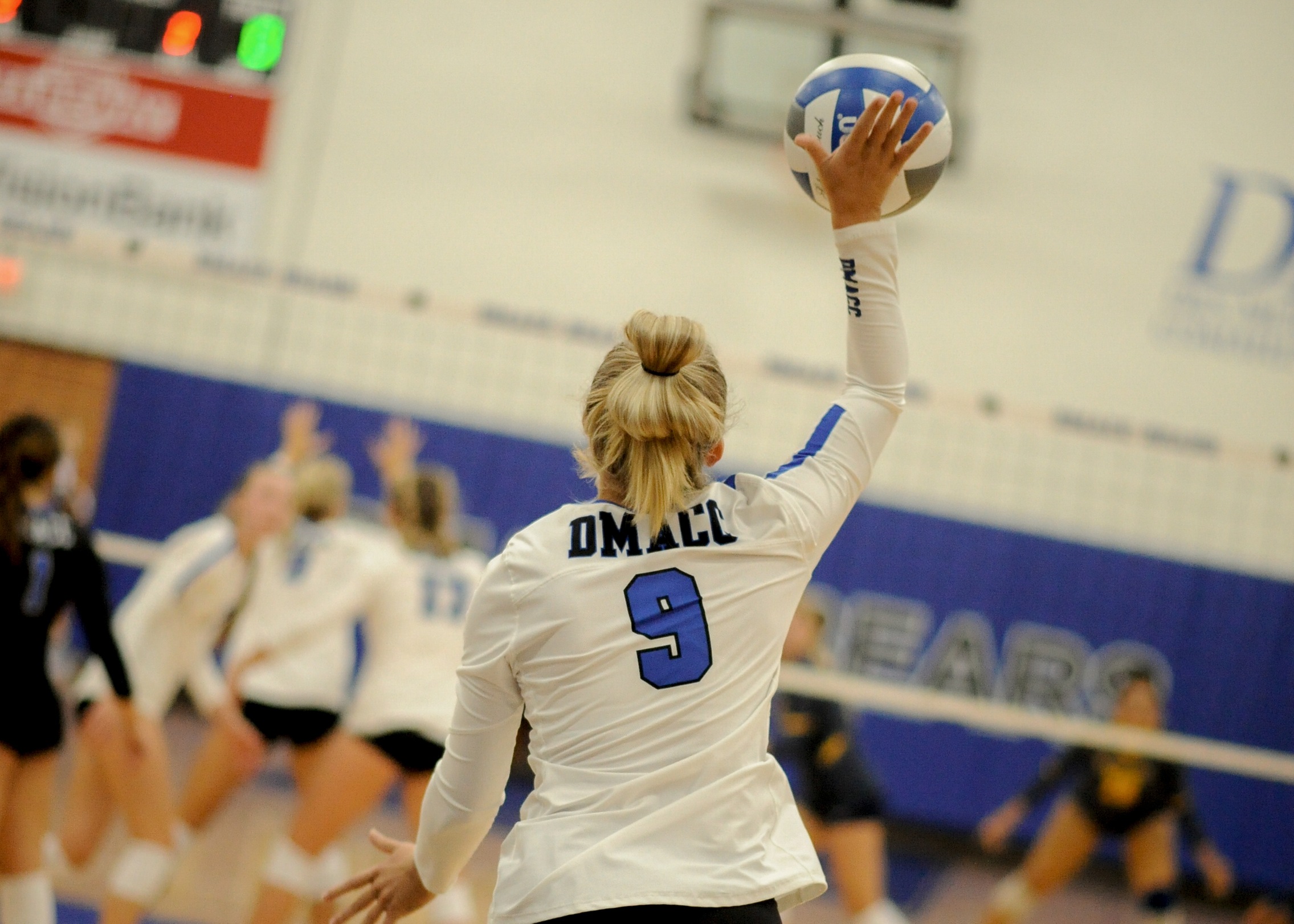 DMACC volleyball team takes two matches from William Penn JV