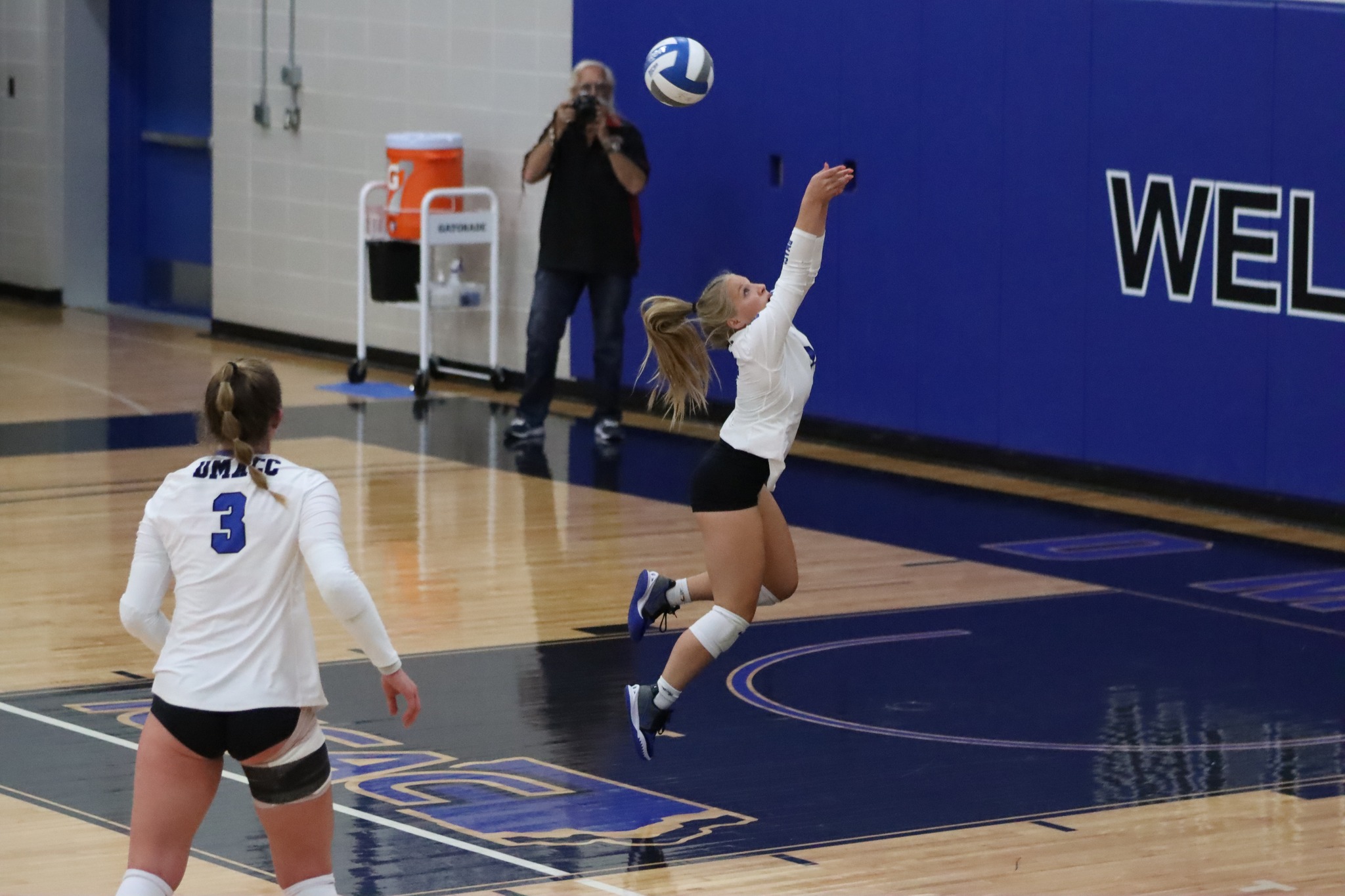 DMACC volleyball team wins three of four matches in DMACC Invitational
