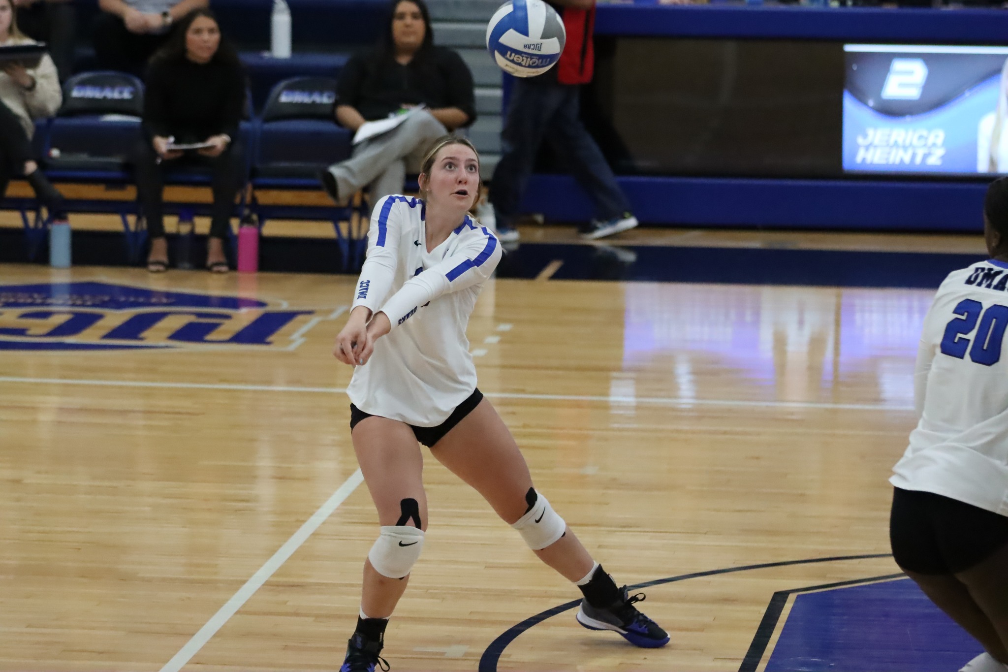 DMACC volleyball team splits two matches in Iowa Central Tournament