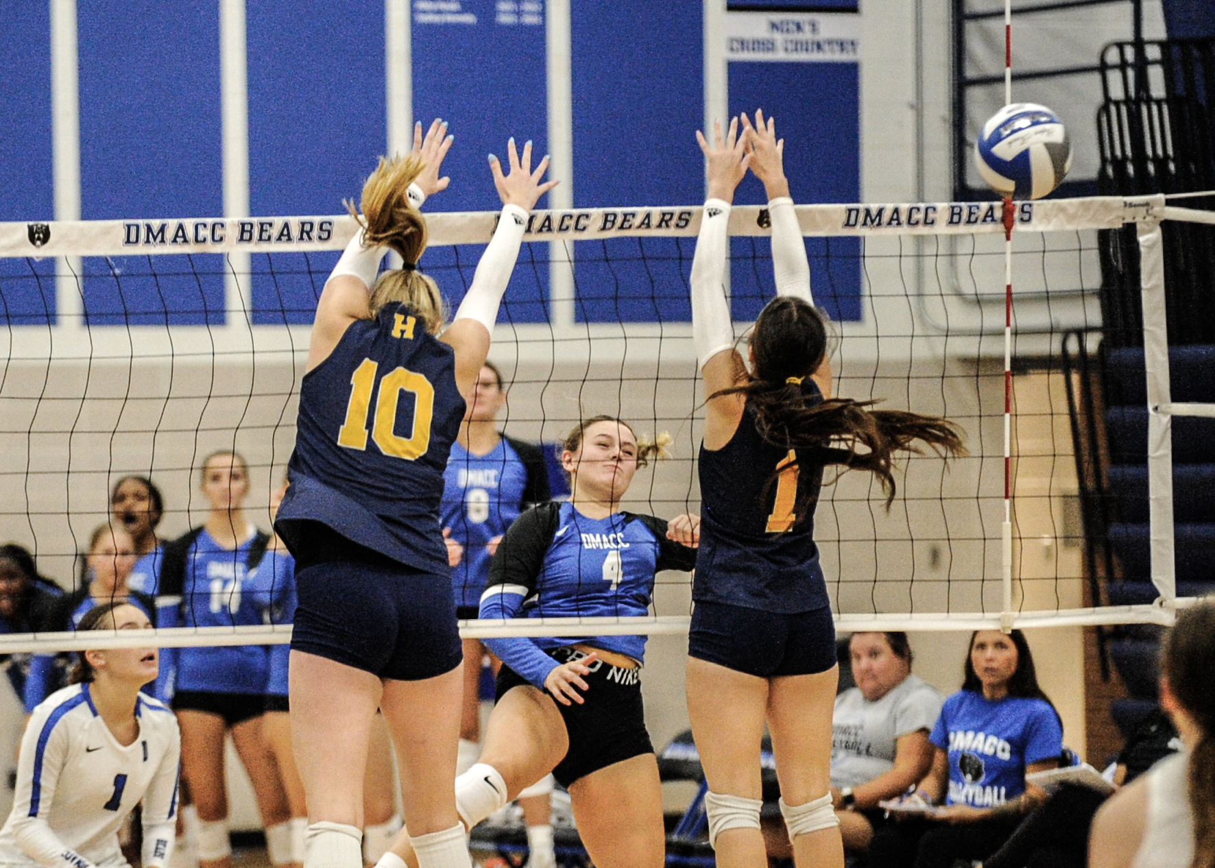 DMACC volleyball team tops. Highland CC and Spoon River College