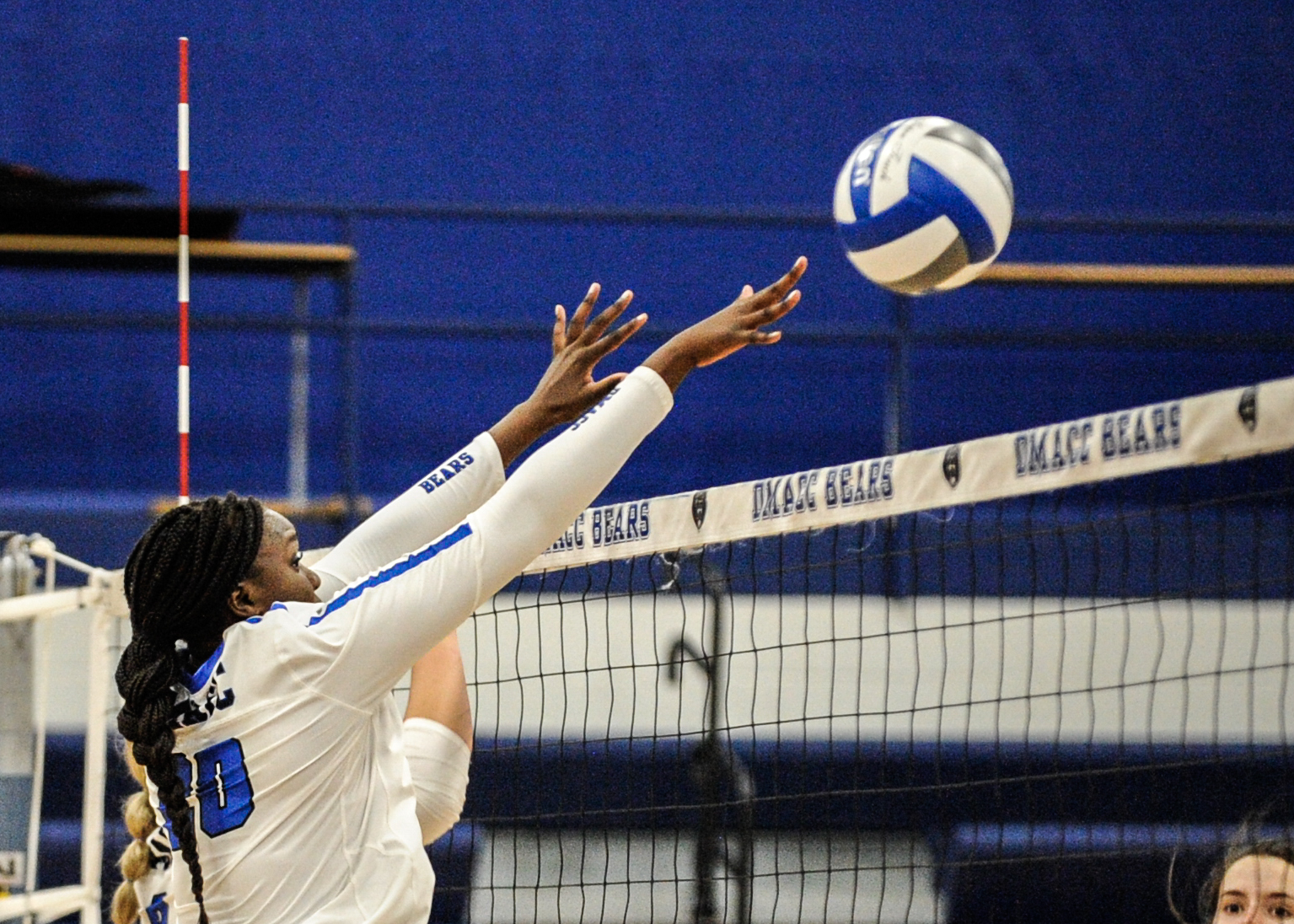 DMACC volleyball team sweeps three-set match from SCC