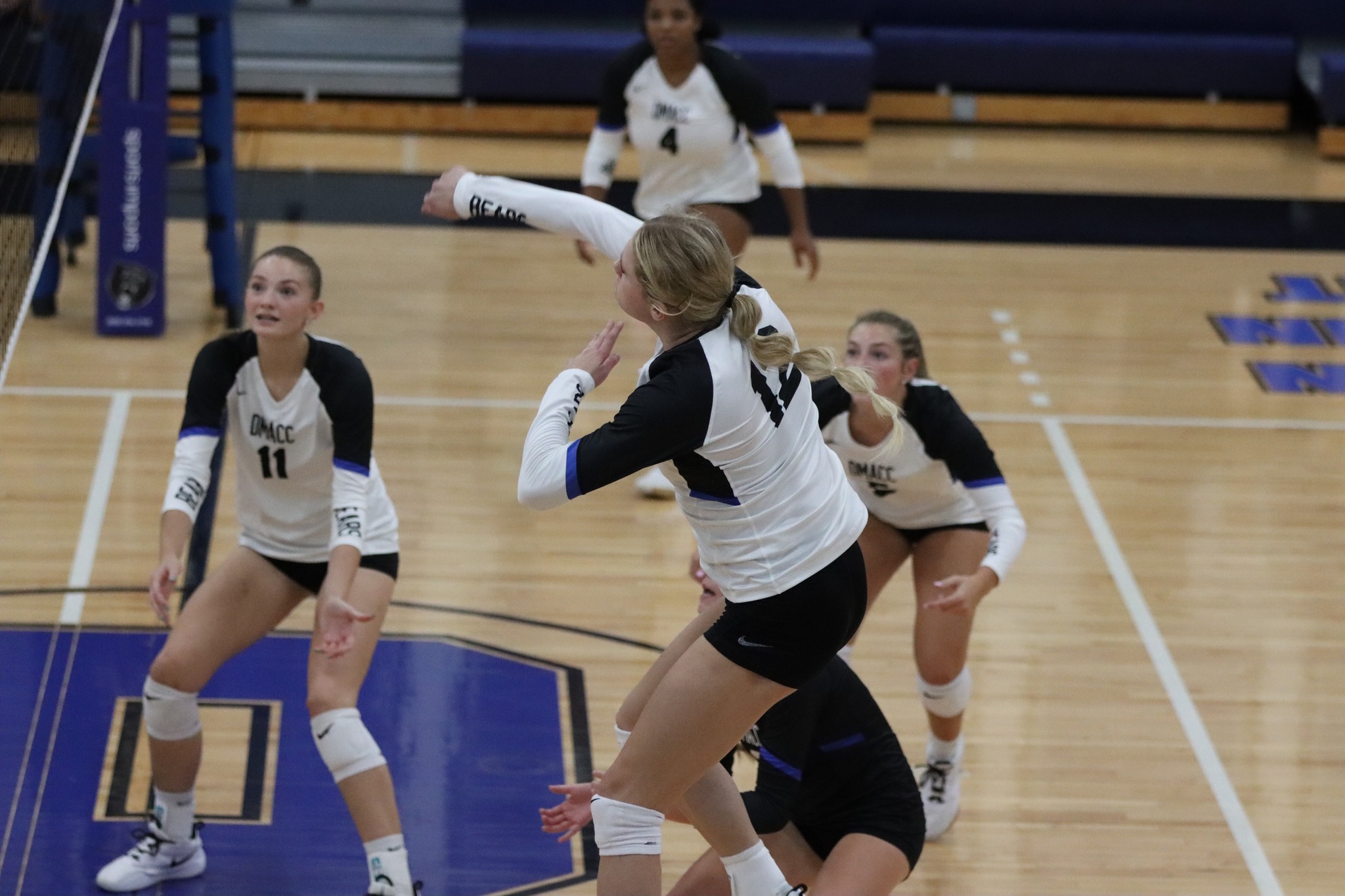 DMACC volleyball team takes 3-0 decision from Southwestern