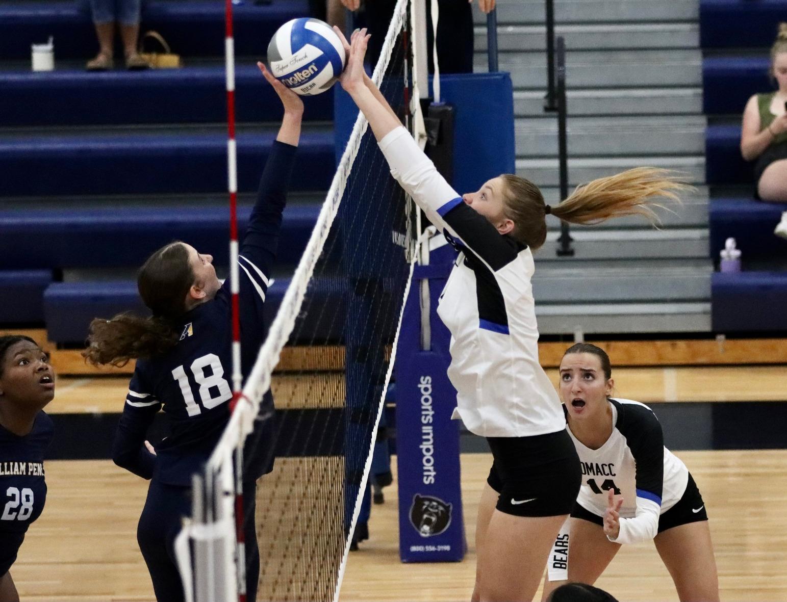 DMACC volleyball team opens ICCAC play with 3-1 win over ILCC